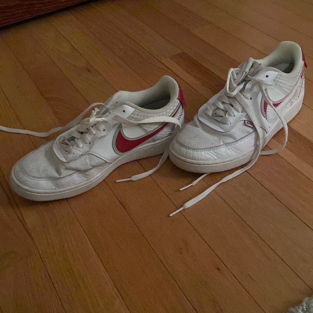 Special edition Nikes!! size 7.5